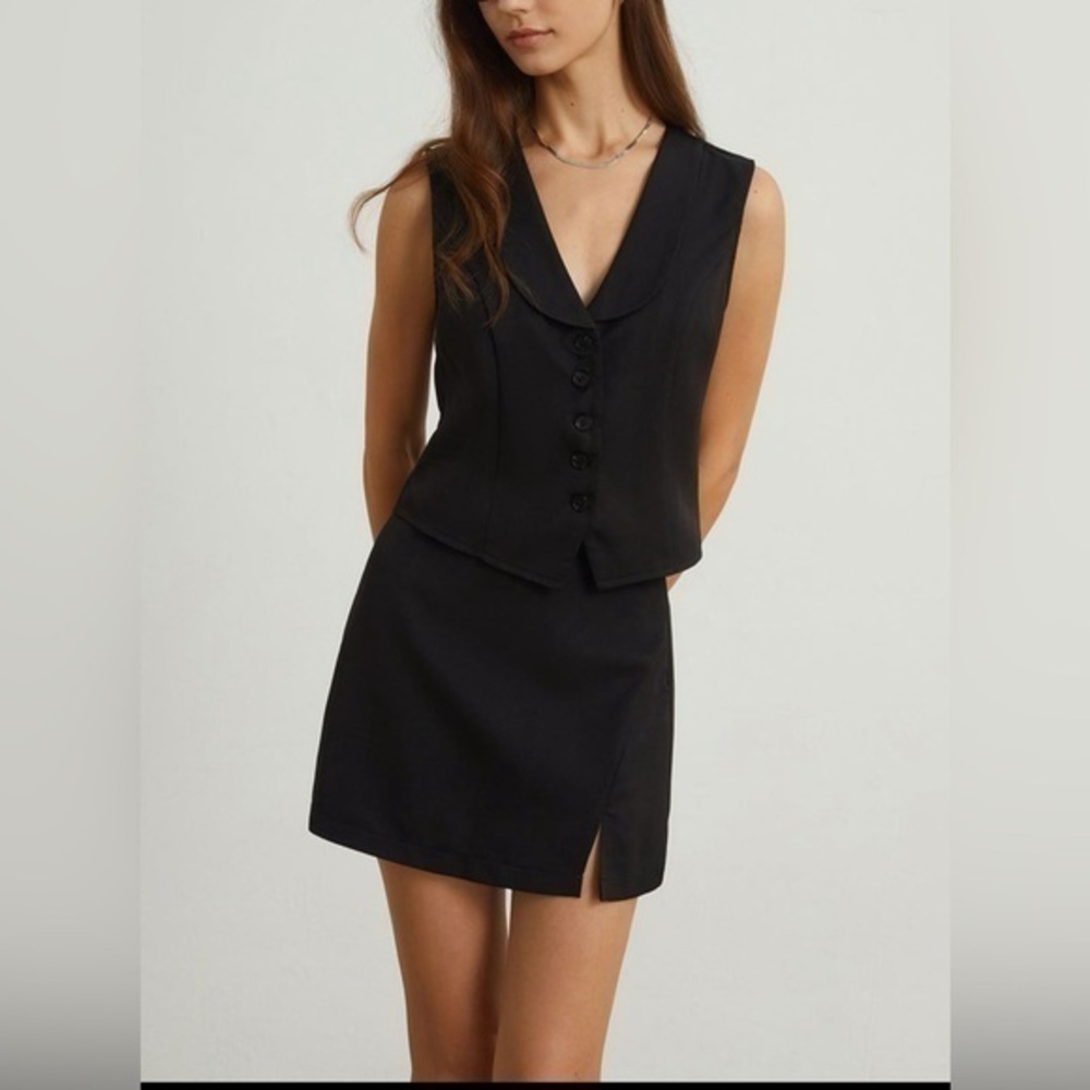Commense Effortless Two Piece Black Vest and Mini Skirt Set Size XS - Picture 5 of 9